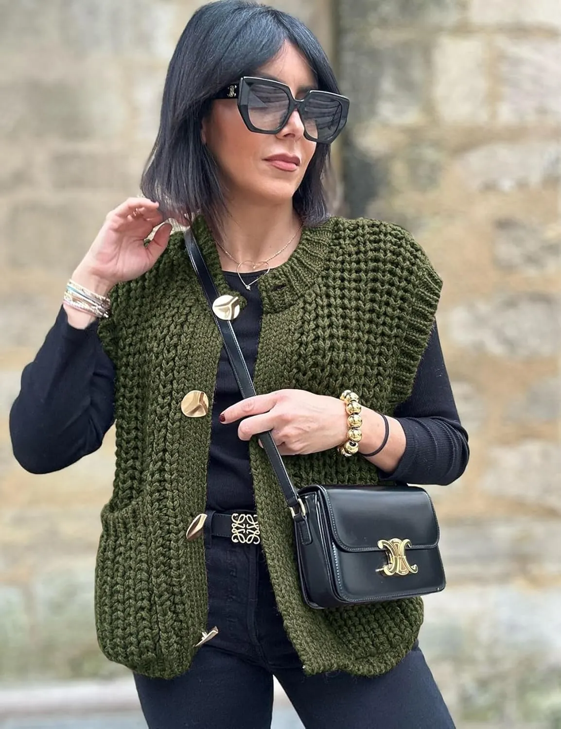 Flygo Womens Sleeveless Crop Chunky Knit Cardigan Trendy Button Down Cropped Knitted Sweater Vest Tops with Pockets