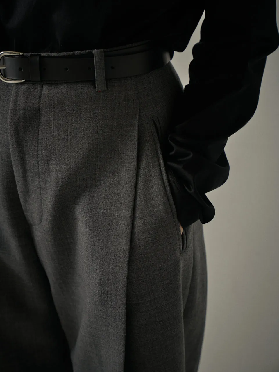 Round Wool Pants - Charcoal
